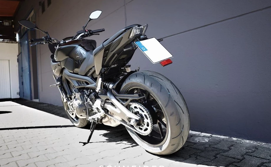 Umbgebautes Motorrad Yamaha MT-09 Bild 2: Umbgebautes Motorrad Yamaha MT-09