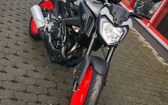 Umgebautes Motorrad Yamaha MT-125 von Zweirad Zentrum Fernwald - Bild 3