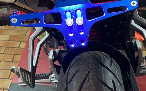 Umgebautes Motorrad FK Motors FK 12 SF Street-Fighter von Auto Center Brenner GmbH - Bild 13 Umgebautes Motorrad FK Motors FK 12 SF Street-Fighter von Auto Center Brenner GmbH - Bild 13