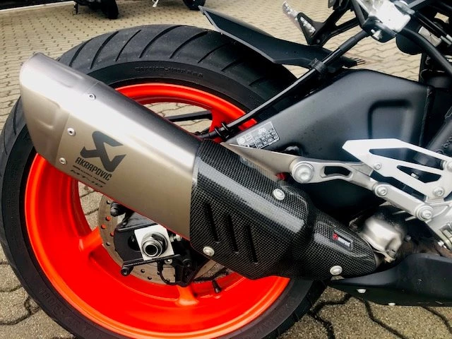 Umbgebautes Motorrad Yamaha MT-10 Bild 10: Umbgebautes Motorrad Yamaha MT-10