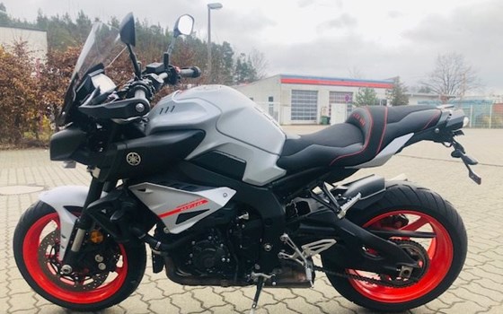 Umgebautes Motorrad Yamaha MT-10 von CCMotoforum - Bild 1