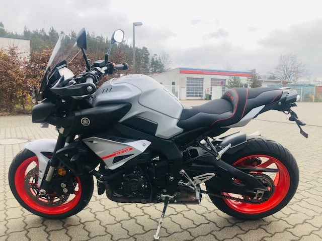 Umbgebautes Motorrad Yamaha MT-10 Bild 1: Umbgebautes Motorrad Yamaha MT-10