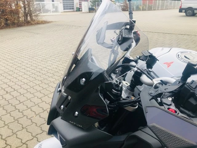Umbgebautes Motorrad Yamaha MT-10 Bild 3: Umbgebautes Motorrad Yamaha MT-10