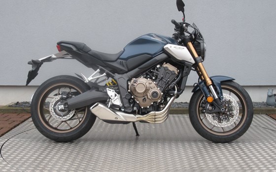 Umgebautes Motorrad Honda CB 650 von Zweiradtechnik Jörg Schlieter - Bild 8 Umgebautes Motorrad Honda CB 650 von Zweiradtechnik Jörg Schlieter - Bild 8