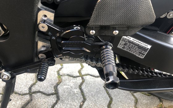 Umgebautes Motorrad Yamaha R1 von CCMotoforum - Bild 16