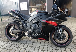 Yamaha R1