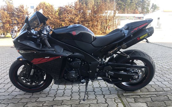 Umgebautes Motorrad Yamaha R1 von CCMotoforum - Bild 3