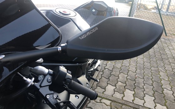Umgebautes Motorrad Yamaha R1 von CCMotoforum - Bild 8