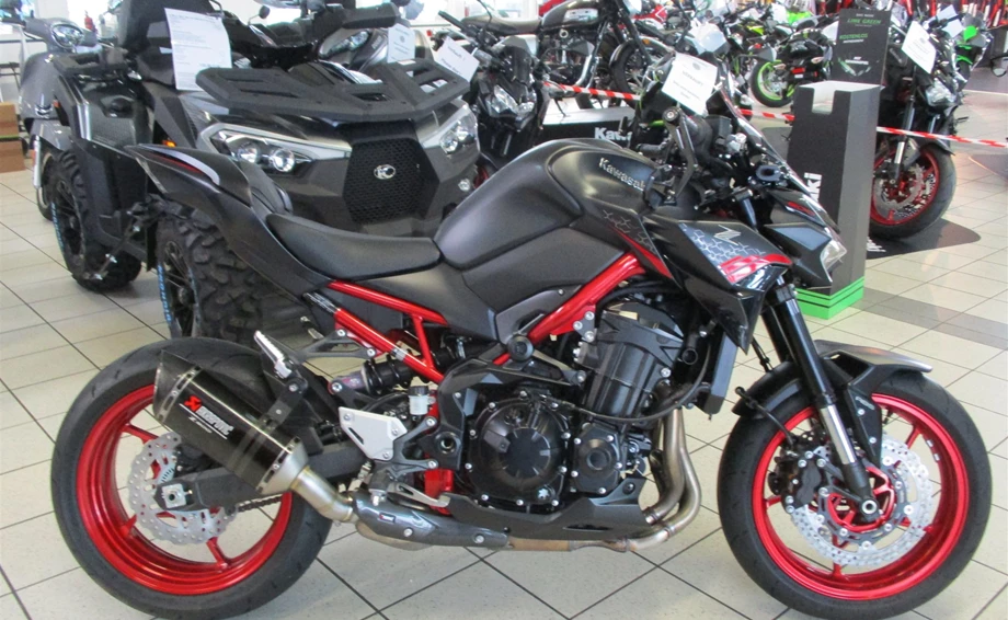 Umbgebautes Motorrad Kawasaki Z900 Bild 7: Umbgebautes Motorrad Kawasaki Z900