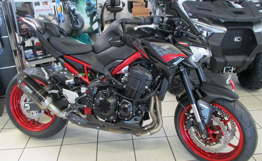 Umbgebautes Motorrad Kawasaki Z900 Bild 5: Umbgebautes Motorrad Kawasaki Z900