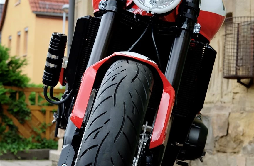 Umbgebautes Motorrad Kawasaki Z 750 Bild 9: Umbgebautes Motorrad Kawasaki Z 750