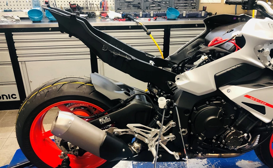 Umbgebautes Motorrad Yamaha MT-10 Bild 5: Umbgebautes Motorrad Yamaha MT-10