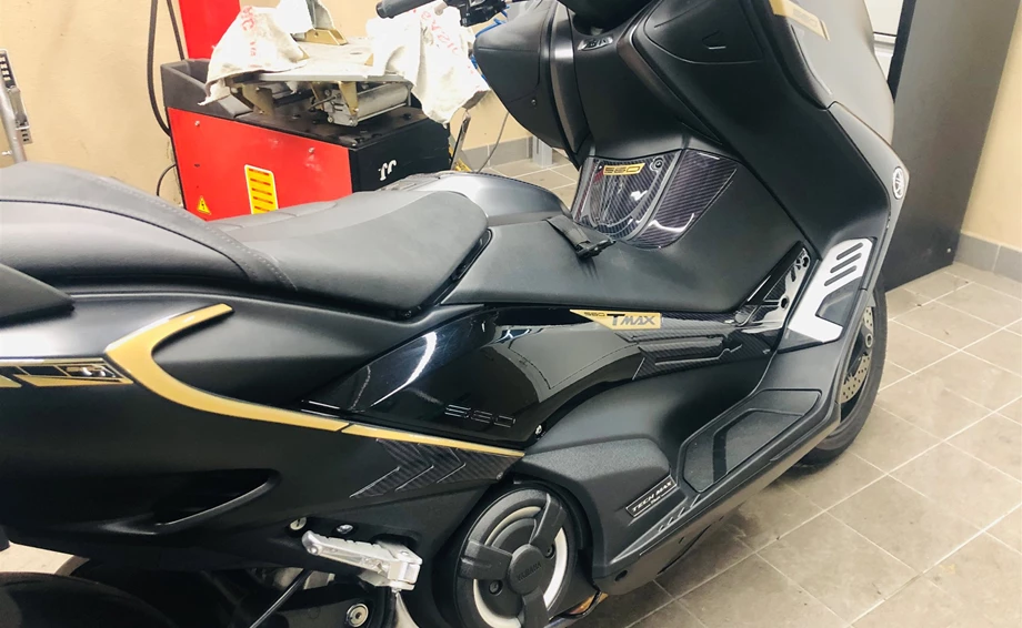 Umbgebautes Motorrad Yamaha TMAX 560 Tech Max Bild 3: Umbgebautes Motorrad Yamaha TMAX 560 Tech Max