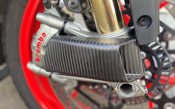 Umgebautes Motorrad Aprilia Tuono V4 1100 von Direct Performance - Bild 5 Umgebautes Motorrad Aprilia Tuono V4 1100 von Direct Performance - Bild 5