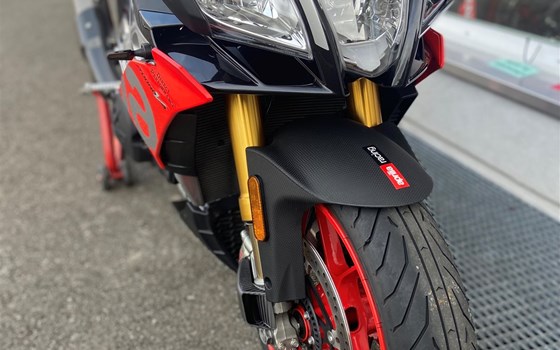 Umgebautes Motorrad Aprilia Tuono V4 1100 von Direct Performance - Bild 6 Umgebautes Motorrad Aprilia Tuono V4 1100 von Direct Performance - Bild 6