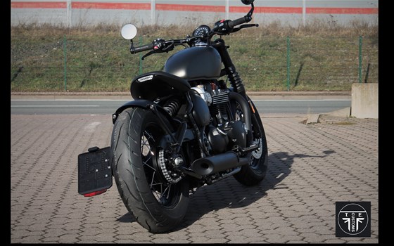 Umgebautes Motorrad Triumph Bonneville Bobber Black von Stärker-Profil GmbH - Bild 10