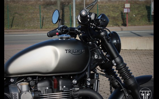 Umgebautes Motorrad Triumph Bonneville Bobber Black von Stärker-Profil GmbH - Bild 6