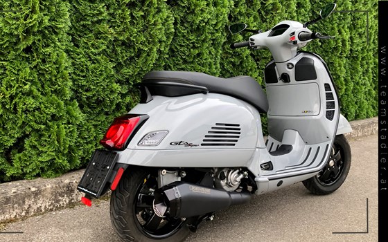 Umgebautes Motorrad Vespa GTS 300 hpe Super Tech von Team Stadler GmbH - Bild 3 Umgebautes Motorrad Vespa GTS 300 hpe Super Tech von Team Stadler GmbH - Bild 3
