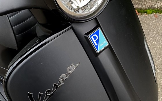 Umgebautes Motorrad Vespa GTS 300hpe Notte ABS von Team Stadler GmbH - Bild 5 Umgebautes Motorrad Vespa GTS 300hpe Notte ABS von Team Stadler GmbH - Bild 5