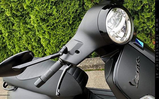 Umgebautes Motorrad Vespa GTS 300hpe Notte ABS von Team Stadler GmbH - Bild 7 Umgebautes Motorrad Vespa GTS 300hpe Notte ABS von Team Stadler GmbH - Bild 7