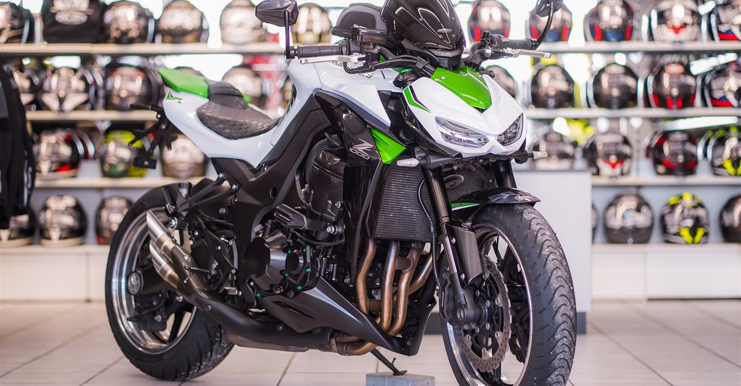 Umbgebautes Motorrad Kawasaki Z1000