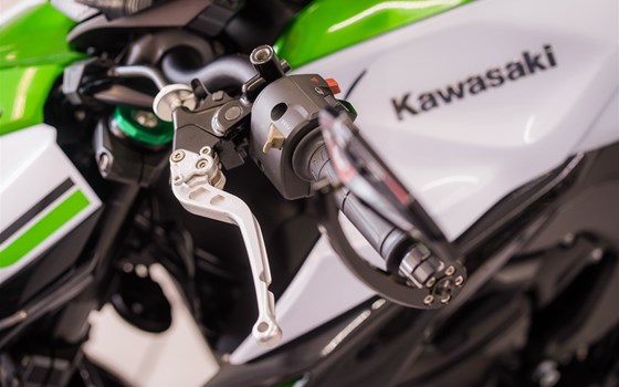 Umgebautes Motorrad Kawasaki Z1000 von Zweirad-Center Nuber GmbH - Bild 8 Umgebautes Motorrad Kawasaki Z1000 von Zweirad-Center Nuber GmbH - Bild 8