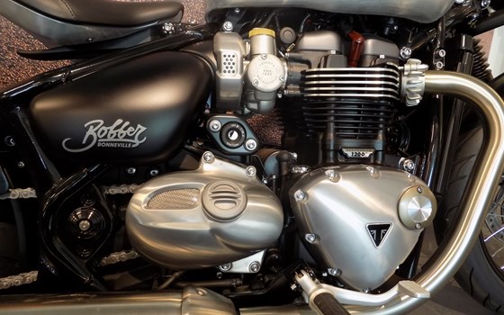 Umgebautes Motorrad Triumph Bonneville Bobber von Zweirad-Center Nuber GmbH - Bild 9 Umgebautes Motorrad Triumph Bonneville Bobber von Zweirad-Center Nuber GmbH - Bild 9