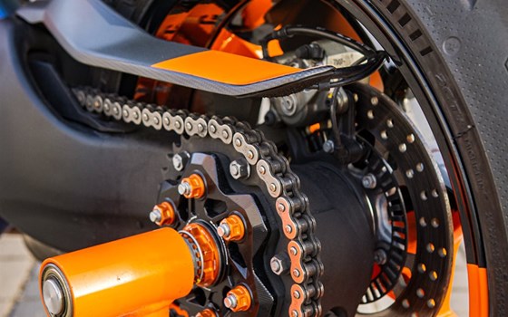 Umgebautes Motorrad KTM 1290 Super Duke R von motoroox GmbH - Bild 6 Umgebautes Motorrad KTM 1290 Super Duke R von motoroox GmbH - Bild 6