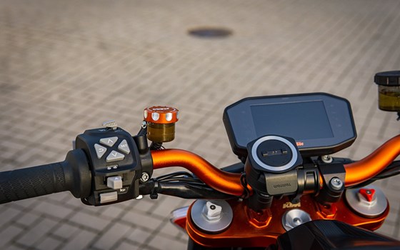 Umgebautes Motorrad KTM 1290 Super Duke R von motoroox GmbH - Bild 13 Umgebautes Motorrad KTM 1290 Super Duke R von motoroox GmbH - Bild 13
