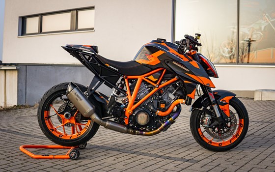 Umgebautes Motorrad KTM 1290 Super Duke R von motoroox GmbH - Bild 1 Umgebautes Motorrad KTM 1290 Super Duke R von motoroox GmbH - Bild 1