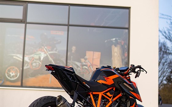 Umgebautes Motorrad KTM 1290 Super Duke R von motoroox GmbH - Bild 16 Umgebautes Motorrad KTM 1290 Super Duke R von motoroox GmbH - Bild 16