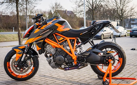 Umgebautes Motorrad KTM 1290 Super Duke R von motoroox GmbH - Bild 17 Umgebautes Motorrad KTM 1290 Super Duke R von motoroox GmbH - Bild 17