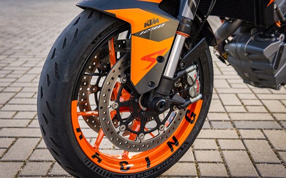 Umgebautes Motorrad KTM 1290 Super Duke R von motoroox GmbH - Bild 21 Umgebautes Motorrad KTM 1290 Super Duke R von motoroox GmbH - Bild 21