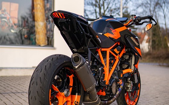 Umgebautes Motorrad KTM 1290 Super Duke R von motoroox GmbH - Bild 23 Umgebautes Motorrad KTM 1290 Super Duke R von motoroox GmbH - Bild 23