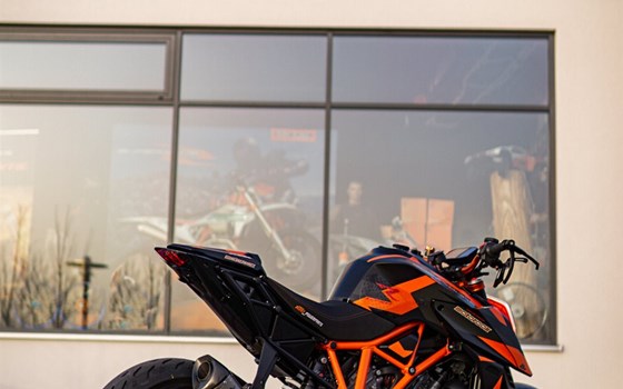 Umgebautes Motorrad KTM 1290 Super Duke R von motoroox GmbH - Bild 24 Umgebautes Motorrad KTM 1290 Super Duke R von motoroox GmbH - Bild 24