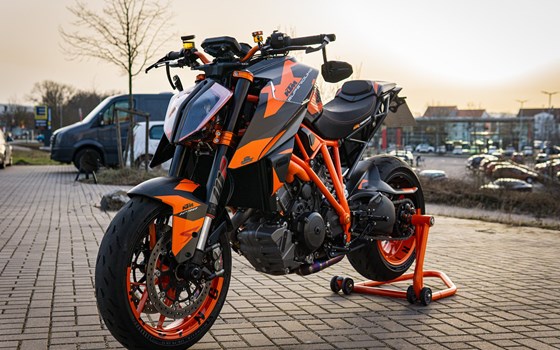 Umgebautes Motorrad KTM 1290 Super Duke R von motoroox GmbH - Bild 2 Umgebautes Motorrad KTM 1290 Super Duke R von motoroox GmbH - Bild 2