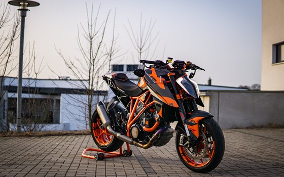 Umgebautes Motorrad KTM 1290 Super Duke R von motoroox GmbH - Bild 3 Umgebautes Motorrad KTM 1290 Super Duke R von motoroox GmbH - Bild 3