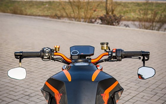 Umgebautes Motorrad KTM 1290 Super Duke R von motoroox GmbH - Bild 9 Umgebautes Motorrad KTM 1290 Super Duke R von motoroox GmbH - Bild 9