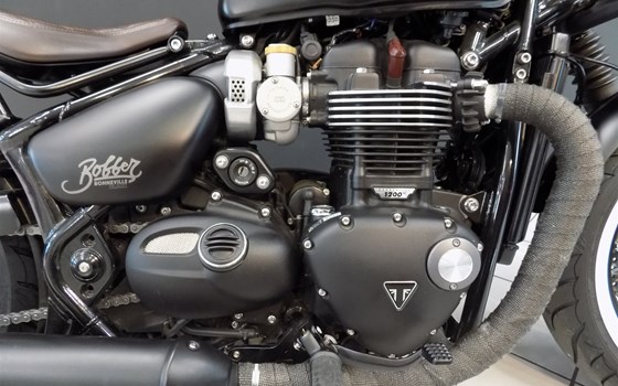 Umgebautes Motorrad Triumph Bonneville Bobber Black von Zweirad-Center Nuber GmbH - Bild 5 Umgebautes Motorrad Triumph Bonneville Bobber Black von Zweirad-Center Nuber GmbH - Bild 5