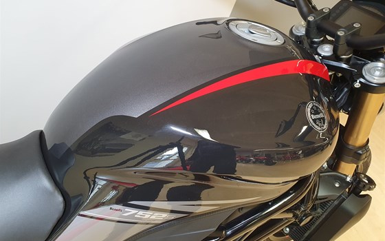 Umgebautes Motorrad Benelli 752 S von Motorrad Scheunpflug e.K. - Bild 5 Umgebautes Motorrad Benelli 752 S von Motorrad Scheunpflug e.K. - Bild 5