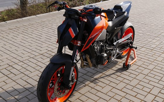 Umgebautes Motorrad KTM 790 Duke von motoroox GmbH - Bild 2 Umgebautes Motorrad KTM 790 Duke von motoroox GmbH - Bild 2