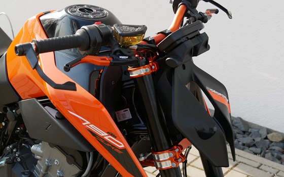 Umgebautes Motorrad KTM 790 Duke von motoroox GmbH - Bild 11 Umgebautes Motorrad KTM 790 Duke von motoroox GmbH - Bild 11