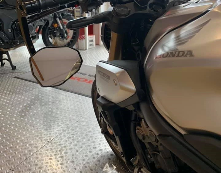 Umbgebautes Motorrad Honda CB650R Bild 4: Umbgebautes Motorrad Honda CB650R