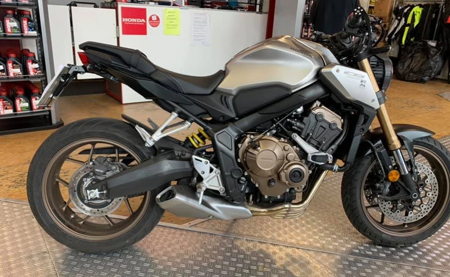 Umbgebautes Motorrad Honda CB650R Bild 1: Umbgebautes Motorrad Honda CB650R
