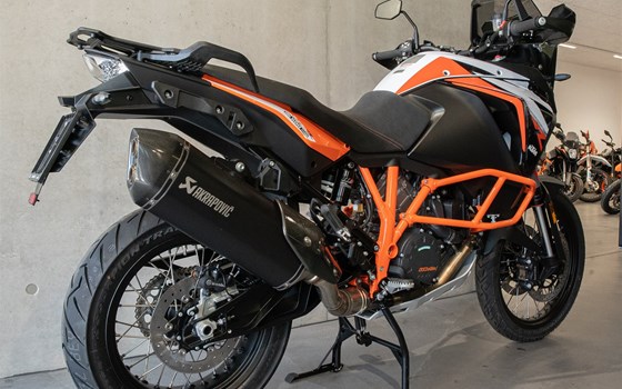 Umgebautes Motorrad KTM 1290 Super Adventure R von KINI Bike World - Bild 3 Umgebautes Motorrad KTM 1290 Super Adventure R von KINI Bike World - Bild 3