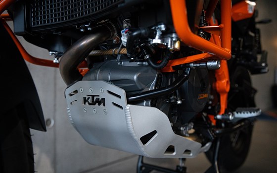 Umgebautes Motorrad KTM 1290 Super Adventure R von KINI Bike World - Bild 5 Umgebautes Motorrad KTM 1290 Super Adventure R von KINI Bike World - Bild 5