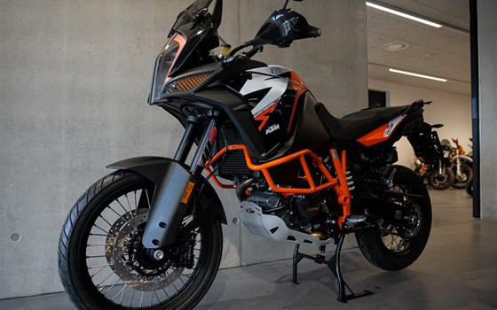 Umgebautes Motorrad KTM 1290 Super Adventure R von KINI Bike World - Bild 1 Umgebautes Motorrad KTM 1290 Super Adventure R von KINI Bike World - Bild 1