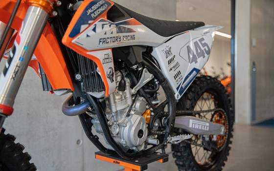 Umgebautes Motorrad KTM 250 SX-F von KINI Bike World - Bild 4 Umgebautes Motorrad KTM 250 SX-F von KINI Bike World - Bild 4