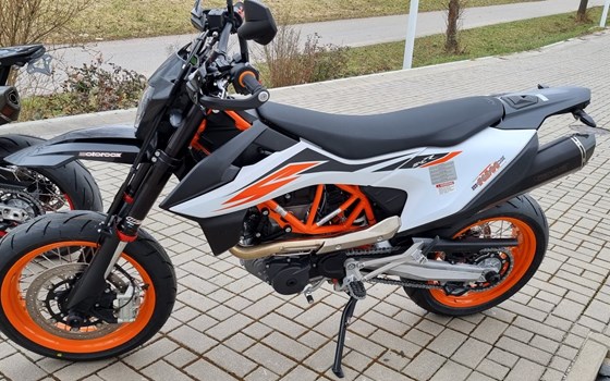 Umgebautes Motorrad KTM 690 SMC R von motoroox GmbH - Bild 6 Umgebautes Motorrad KTM 690 SMC R von motoroox GmbH - Bild 6