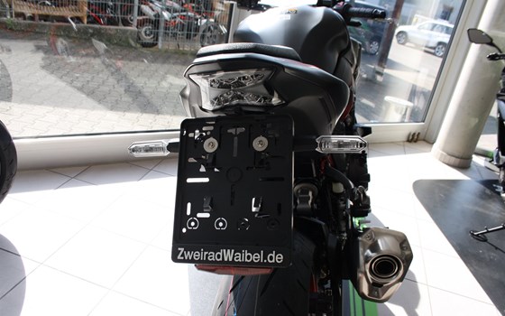 Umgebautes Motorrad Kawasaki Z900 von Zweirad Waibel GmbH & Co. KG - Bild 10 Umgebautes Motorrad Kawasaki Z900 von Zweirad Waibel GmbH & Co. KG - Bild 10